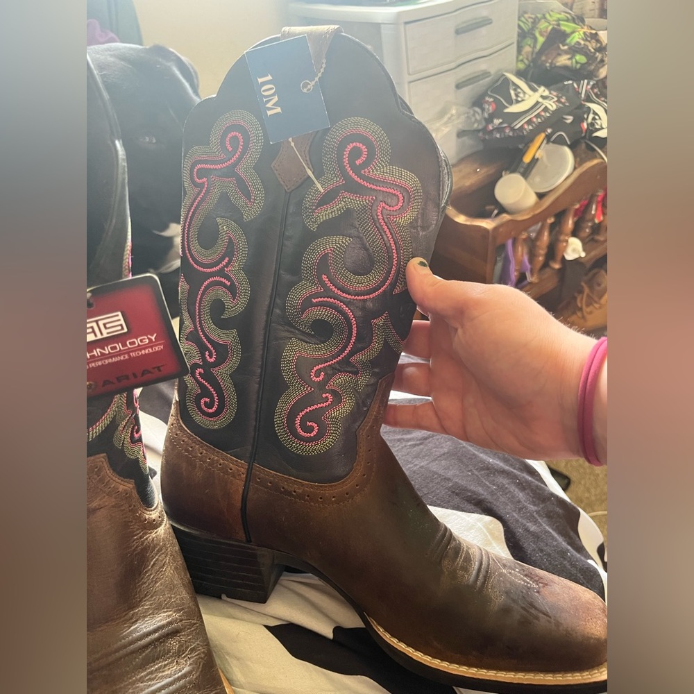 Ariat square toe boots brand new with tags 10m